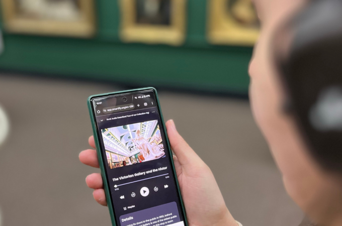 Accessible Tour in gallery