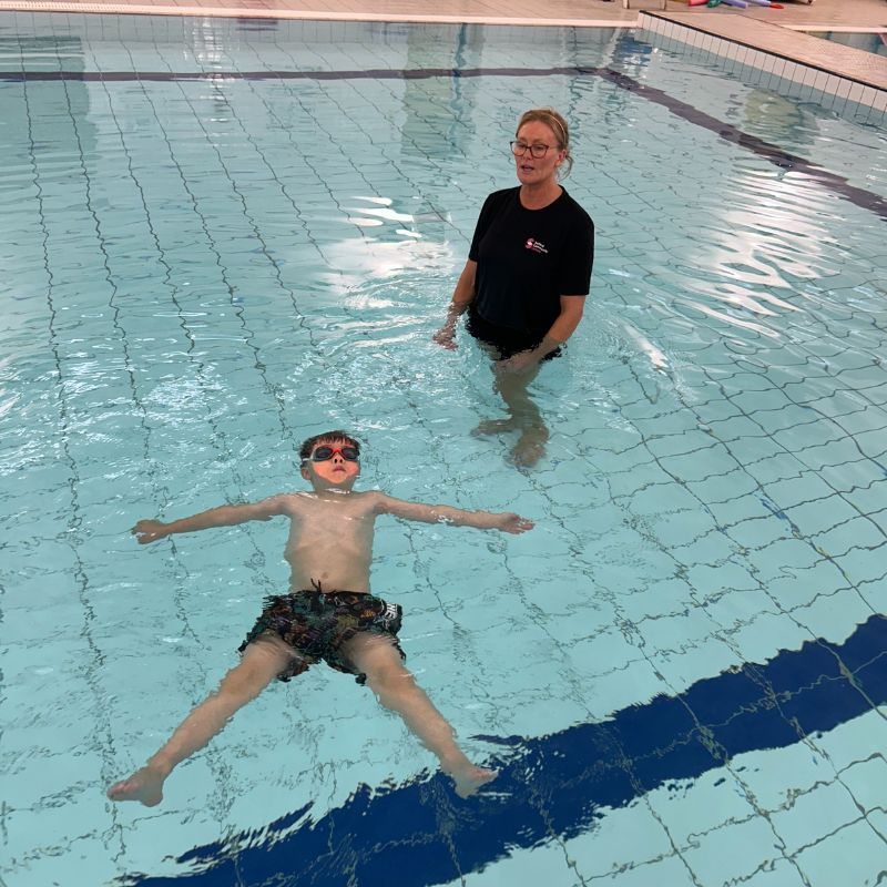 Ethan and Debbie in the pool during a starfish session