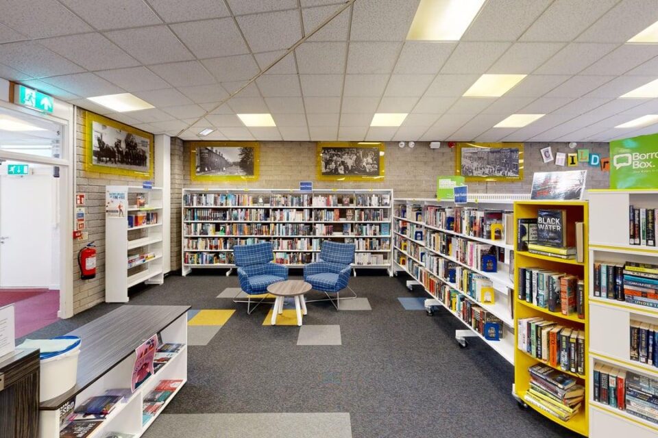 Cadishead Library