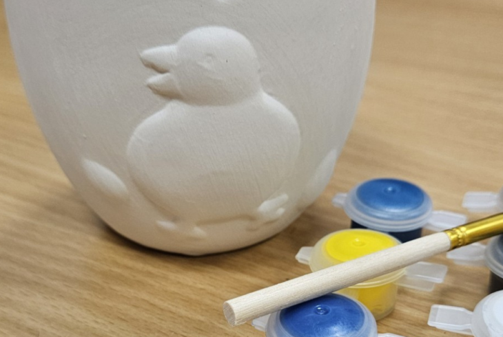 Easter pot and paints