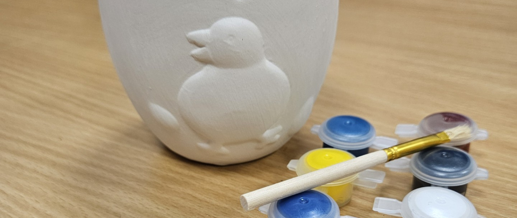 Easter pot and paints